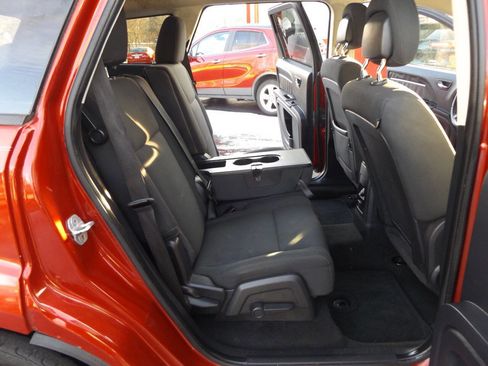 Used 2010 Dodge Journey SXT w/ Flexible Seating Group image 22