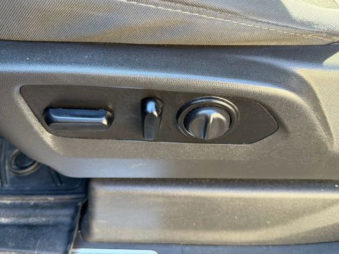 Used 2021 Chevrolet Silverado 1500 LT AWD/4WD image 23