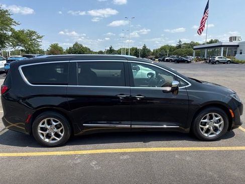 Used 2020 Chrysler Pacifica Limited FWD image 6
