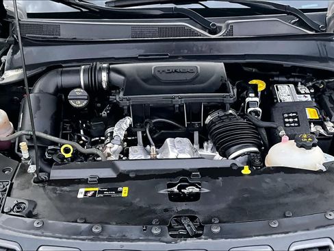 Used 2024 Jeep Compass Trailhawk image 9