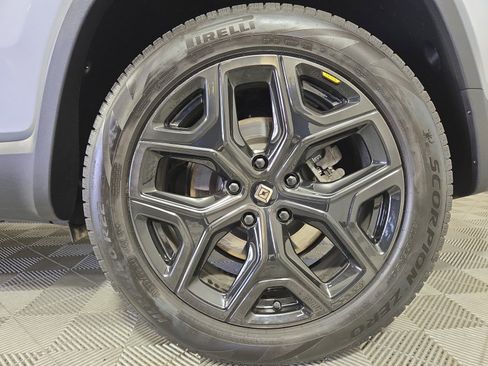 Used 2024 Rivian R1S Adventure AWD/4WD image 10