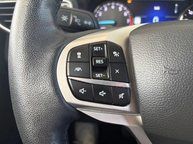 Used 2022 Ford Explorer XLT w/ Equipment Group 202A RWD image 21