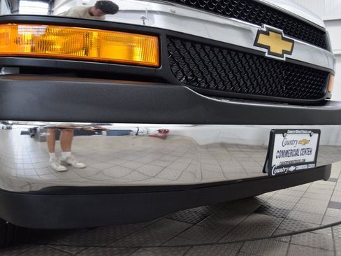 New 2025 Chevrolet Express 4500 w/ Power Convenience Package image 7