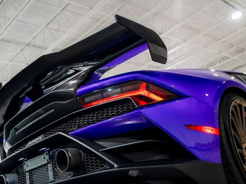 Used 2021 Lamborghini Huracan EVO RWD image 26