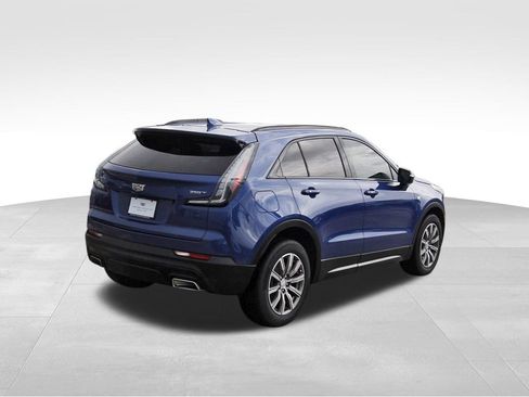 Used 2023 Cadillac XT4 Sport w/ Technology Package FWD image 4