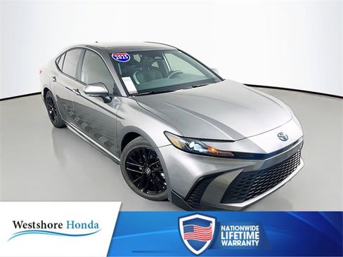Used 2025 Toyota Camry LE image 1