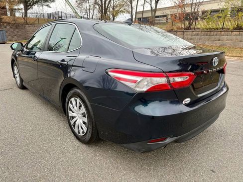 Used 2019 Toyota Camry LE image 7