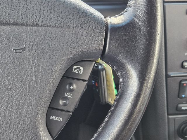 Used 2003 Ford Thunderbird RWD image 25
