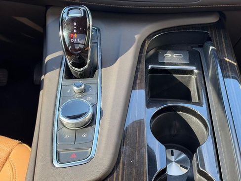 Certified 2023 Cadillac Escalade Premium Luxury AWD/4WD image 13