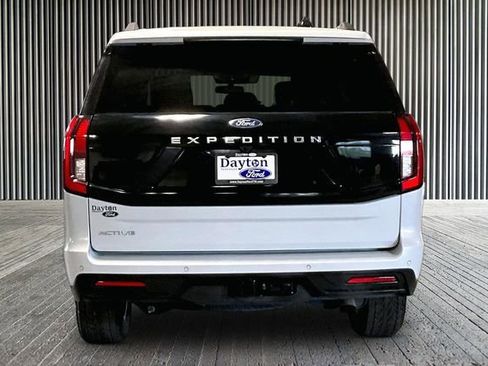 Used 2025 Ford Expedition Active AWD/4WD image 4