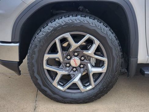 Used 2024 GMC Sierra 1500 SLT AWD/4WD image 18