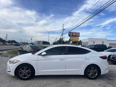Used 2017 Hyundai Elantra Value Edition w/ Cargo Package FWD image 5