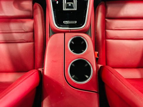 Used 2022 Porsche Panamera 4 Platinum Edition image 32