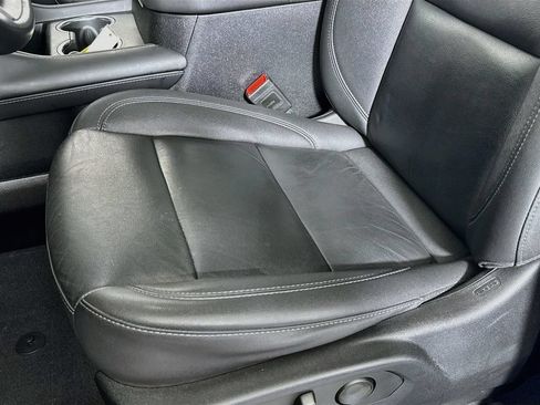 Used 2023 Chevrolet Tahoe Z71 w/ Luxury Package AWD/4WD image 20
