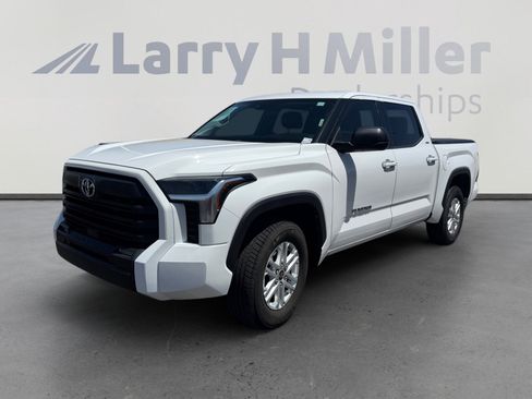 Used 2022 Toyota Tundra SR5 w/ SR5 Premium Package RWD image 1