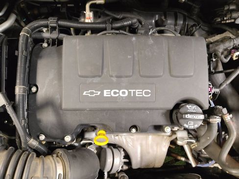 Used 2019 Chevrolet Sonic LT w/ Convenience Package image 30