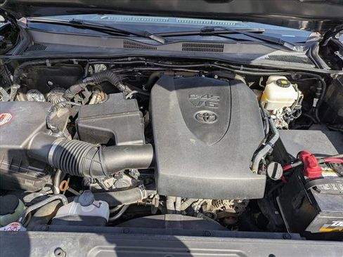 Used 2020 Toyota Tacoma TRD Off-Road AWD/4WD image 21