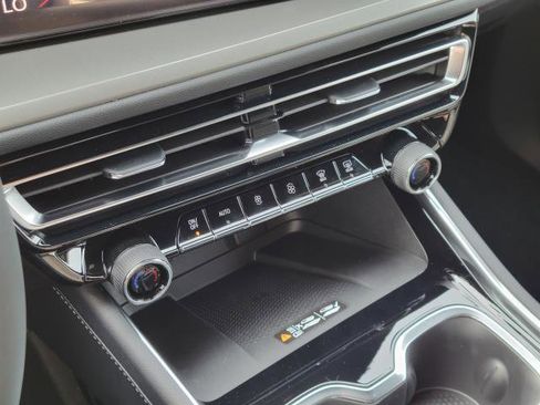 New 2026 Chevrolet Traverse LT AWD/4WD image 18