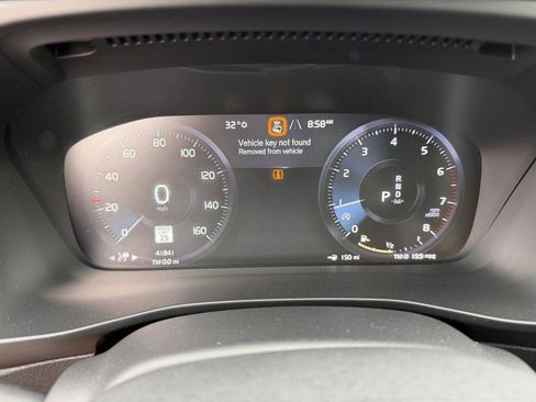 Used 2020 Volvo XC40 T5 R-Design w/ Protection Package Premier image 31