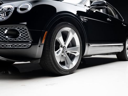 Used 2018 Bentley Bentayga AWD/4WD image 76