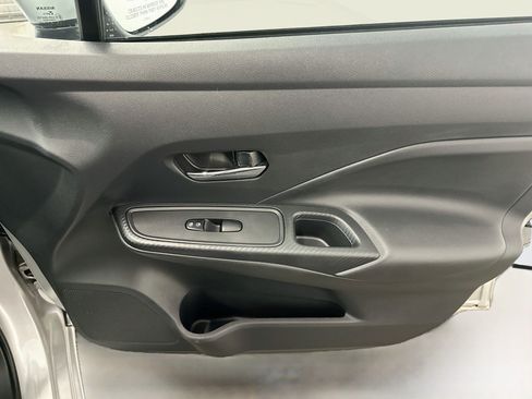 Used 2025 Nissan Versa SV FWD image 32