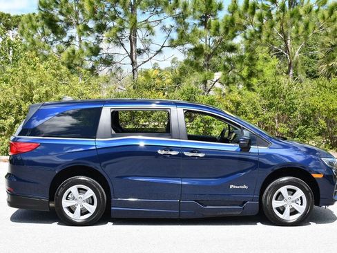 Used 2019 Honda Odyssey EX image 8