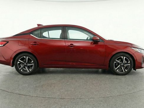 Used 2025 Nissan Sentra SV FWD image 11