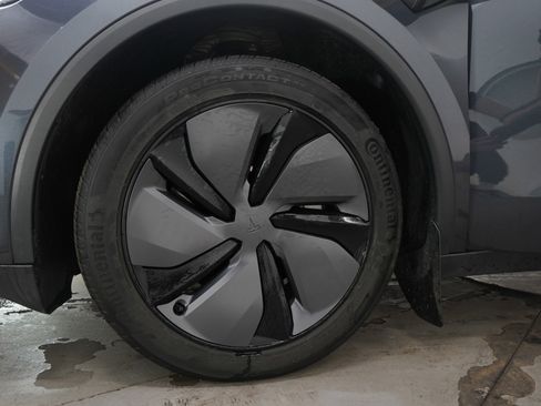 Used 2026 Tesla Model Y AWD image 29