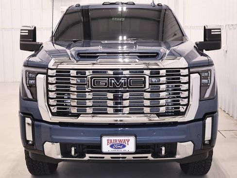 Used 2025 GMC Sierra 2500 Denali w/ Denali Reserve Package AWD/4WD image 4