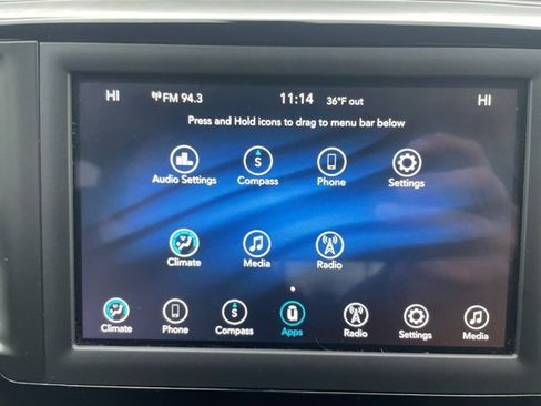 Used 2020 Chrysler Pacifica Touring w/ Tire & Wheel Group image 4