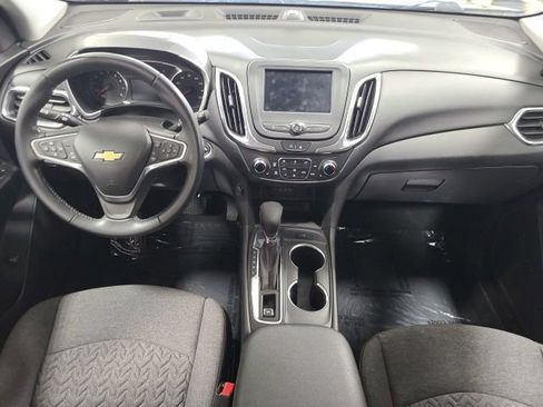 Used 2022 Chevrolet Equinox LT FWD image 2