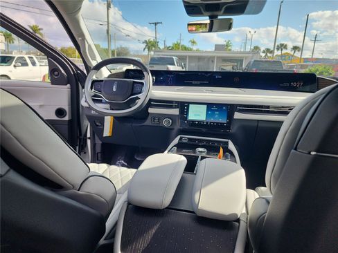 New 2026 Lincoln Navigator L Black Label image 23