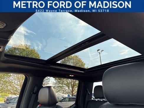 Used 2022 Ford F250 Lariat w/ Black Appearance Pkg AWD/4WD image 39