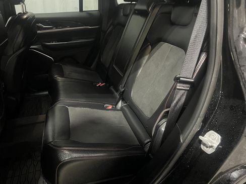 Used 2022 Jeep Grand Cherokee Trailhawk AWD/4WD image 24