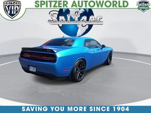 Used 2016 Dodge Challenger SRT Hellcat RWD image 8