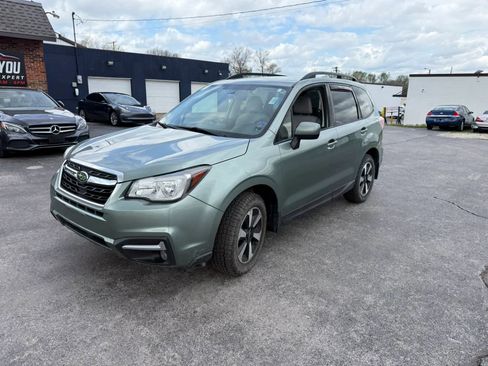 Used 2017 Subaru Forester 2.5i Premium image 3