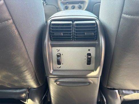 Used 2005 Ford Explorer Sport Trac 2WD image 31