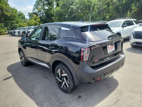 Used 2025 Nissan Kicks SV FWD image 3
