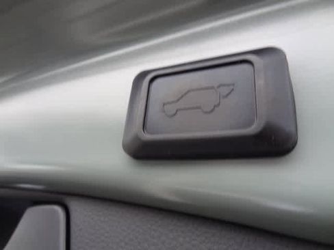 Used 2020 Toyota RAV4 XLE image 20