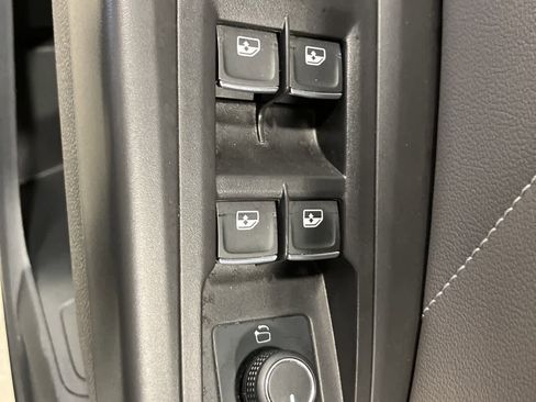 Used 2023 Volkswagen Atlas Cross Sport SEL Premium R-Line image 16