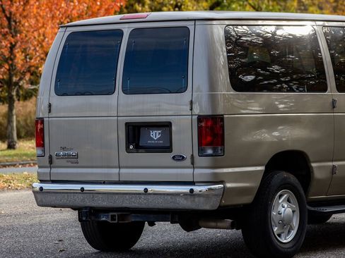 Used 2008 Ford E-350 and Econoline 350 XLT image 5