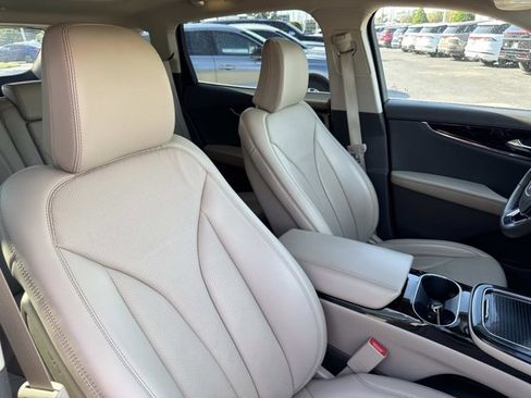 Used 2022 Lincoln Nautilus Reserve image 21