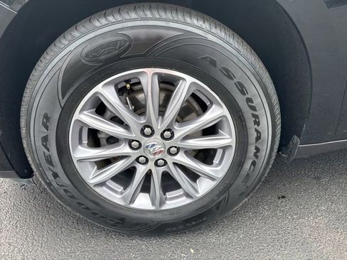 Used 2024 Buick Enclave Premium image 10