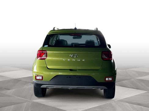 Used 2024 Hyundai Venue SEL FWD image 7