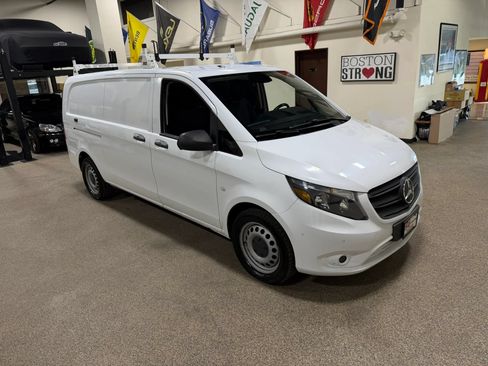Used 2021 Mercedes-Benz Metris image 13