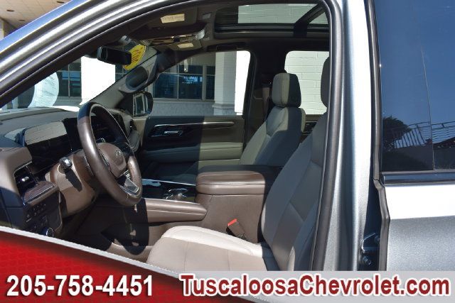 Used 2025 Chevrolet Suburban Z71 w/ Comfort Package AWD/4WD image 25