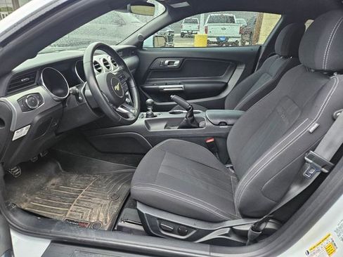 Used 2023 Ford Mustang GT RWD image 5