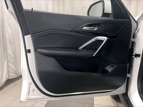 Used 2023 BMW X1 xDrive28i image 9