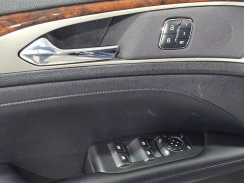 Used 2017 Lincoln MKZ Reserve image 24