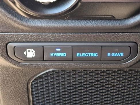 Used 2025 Jeep Wrangler Unlimited Sahara w/ Safety Group AWD/4WD image 30
